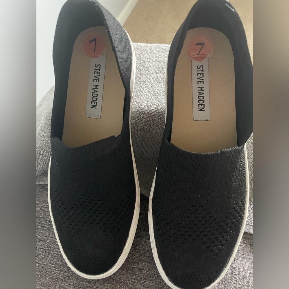 Steve Madden black canvas flat